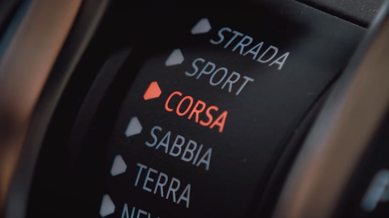 Lamborghini Urus: режим вождения Corsa