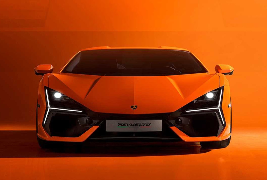 2024 Lamborghini Revuelto – гибридный суперкар V-12 мощностью 1015 л.с.