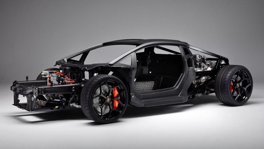 2024 Lamborghini Revuelto – гибридный суперкар V-12 мощностью 1015 л.с.