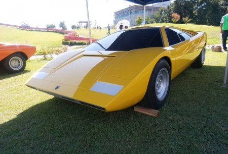 Воссозданный Lamborghini Countach LP500 Prototipo 