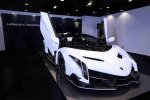 Белый Lamborghini Veneno Roadster прибыл в Гон-Конг