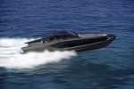 Благодаря двум двигателям MAN V12-2000HP, яхта развивает скорость до 60 узлов. 